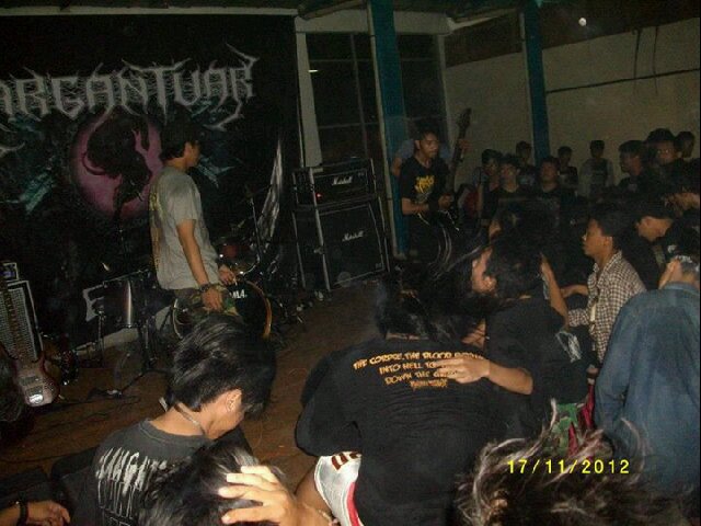 BLEEDING STAND banner