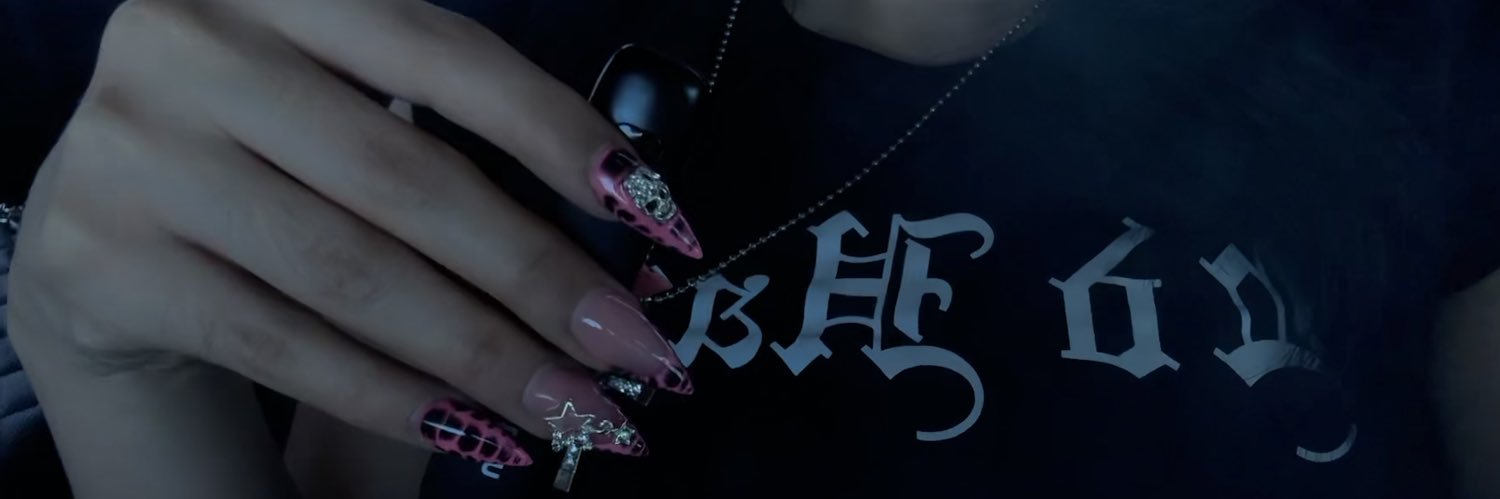 j4derenee's profile banner image