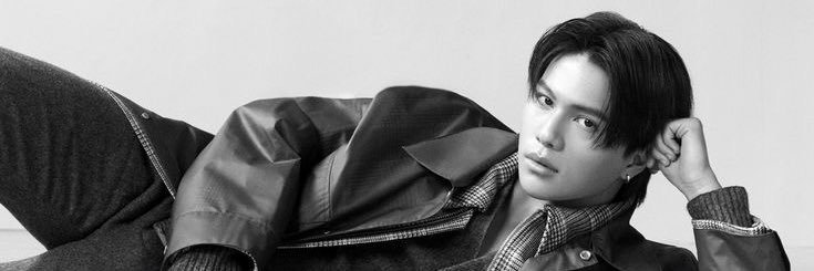 𝑬𝒔𝒕. banner
