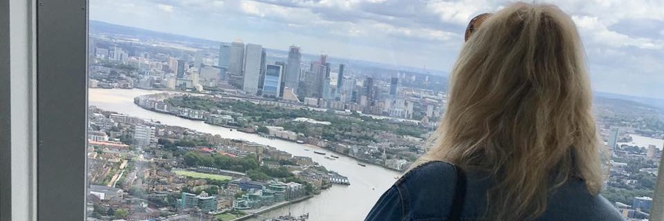 daniellecgav's profile banner image