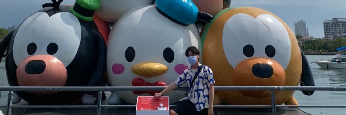 八月August banner