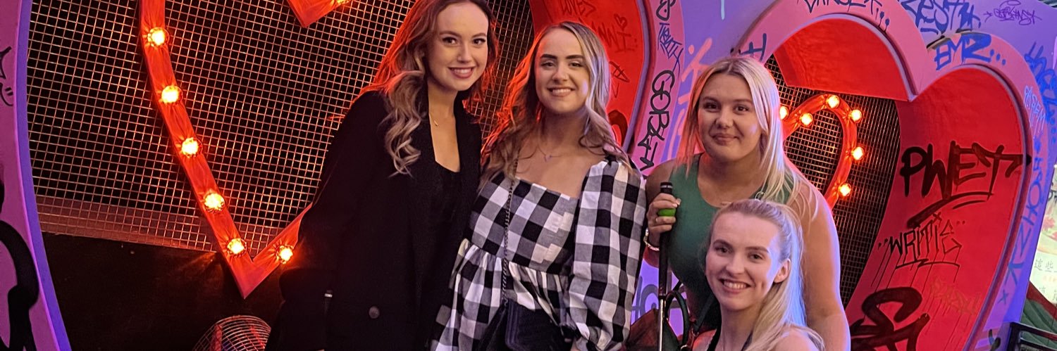 oliviaarmitage_'s profile banner image