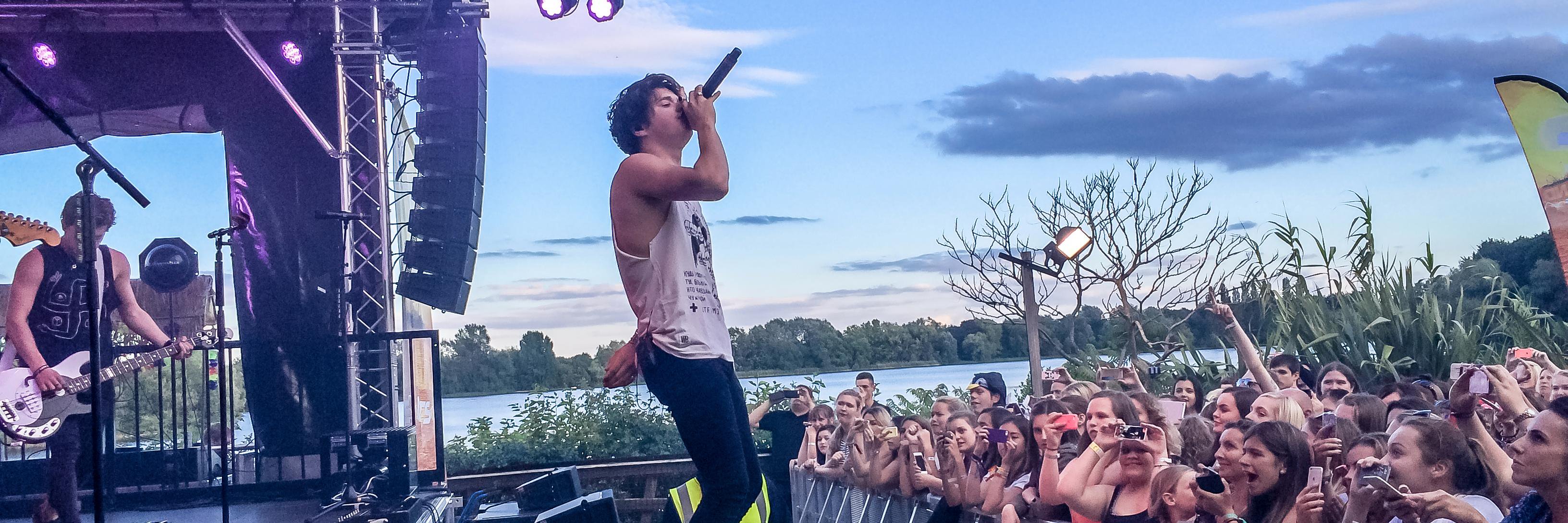 ShowcaseLive's profile banner image