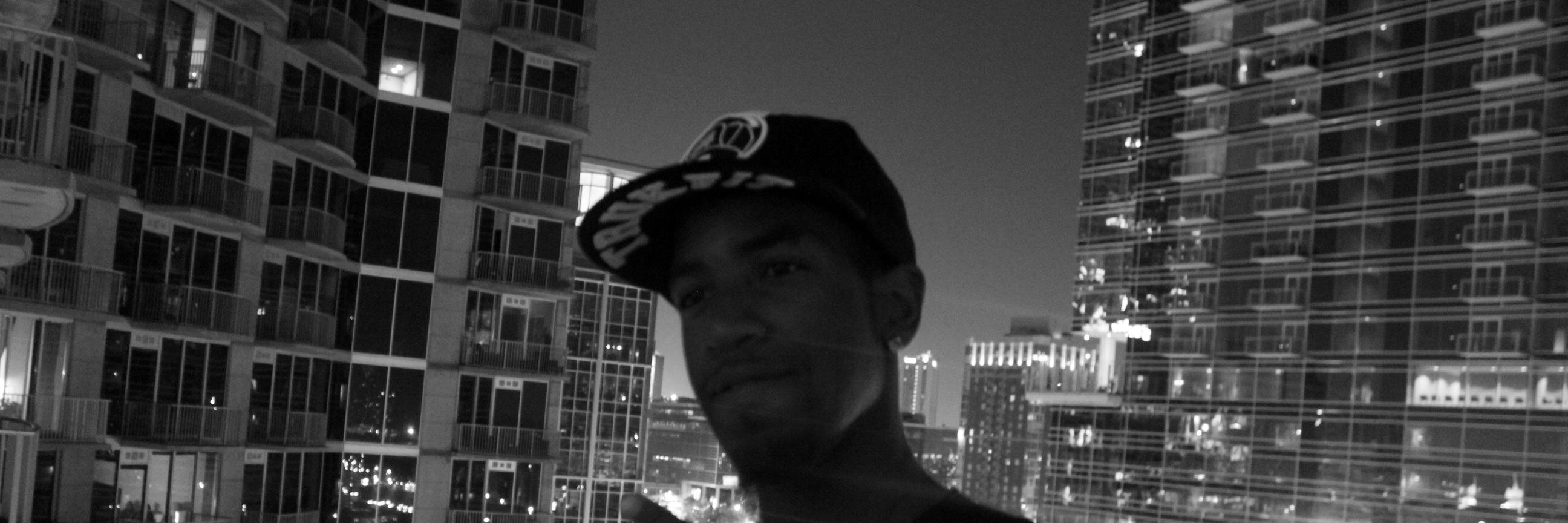 KMEENT's profile banner image