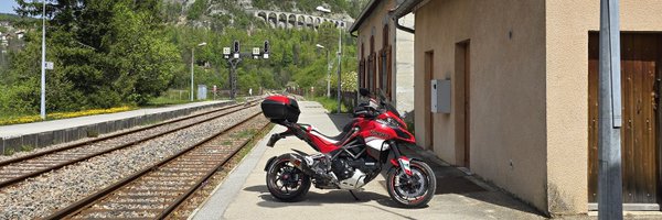 flo_no0851 Profile Banner