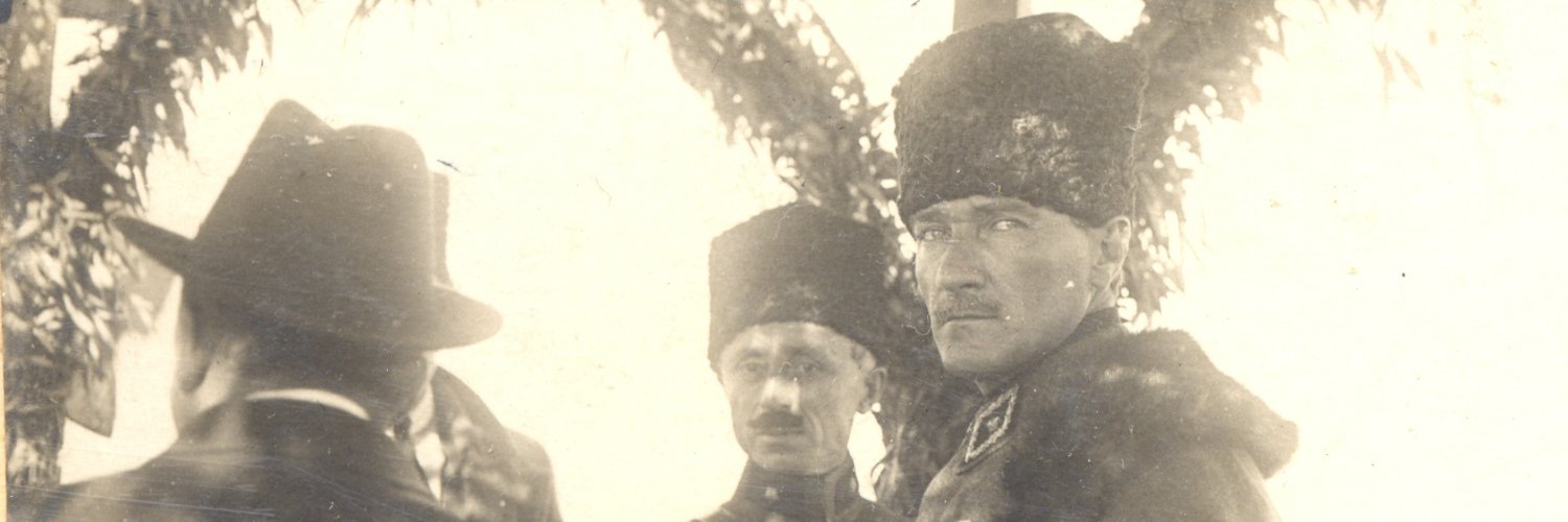 batuzuner's profile banner image