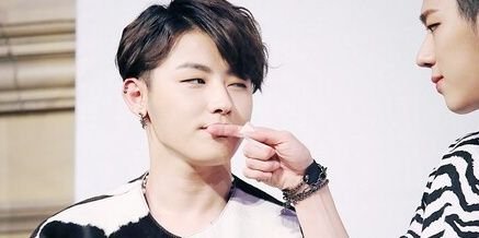 강     지 훈 banner