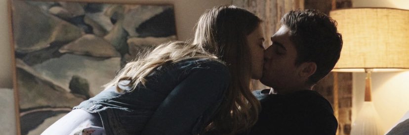 Isabella 🤍 banner