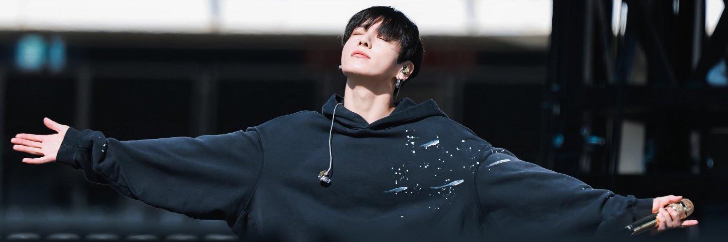 m3rtila's profile banner image