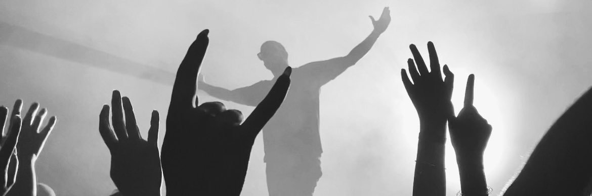 akablazi's profile banner image