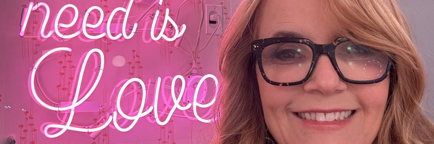 Lea Thompson banner