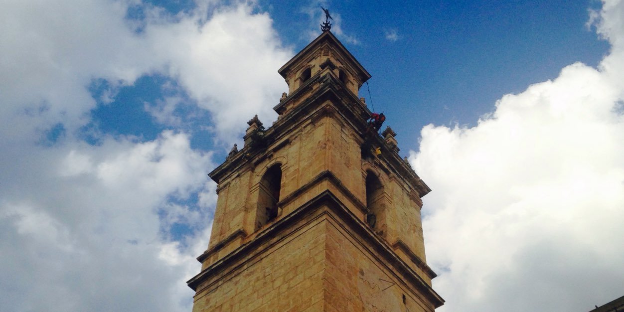 Santiago Arévalo banner