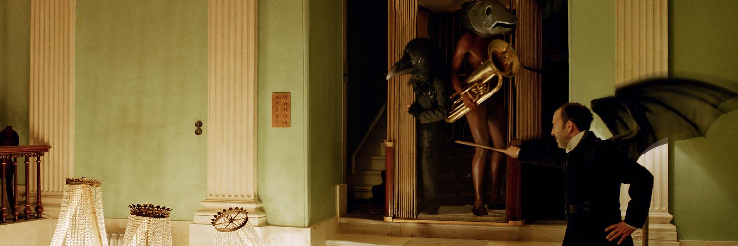 elongated rat banner