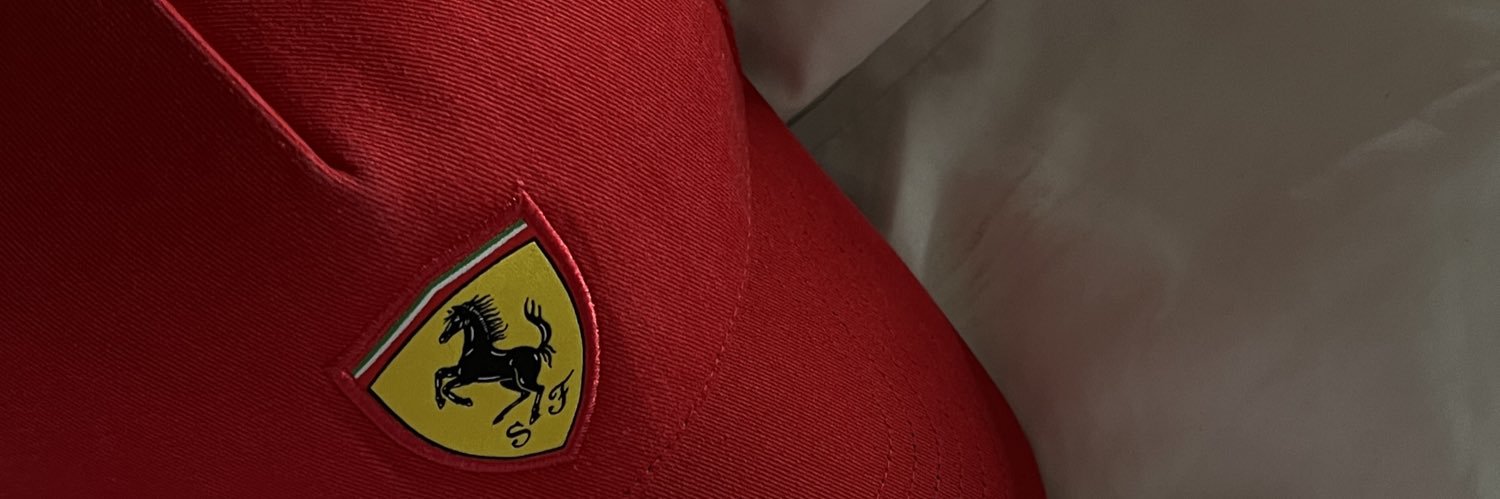 K r i s s y 🤍 banner