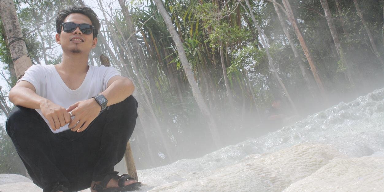 weris_muna's profile banner image