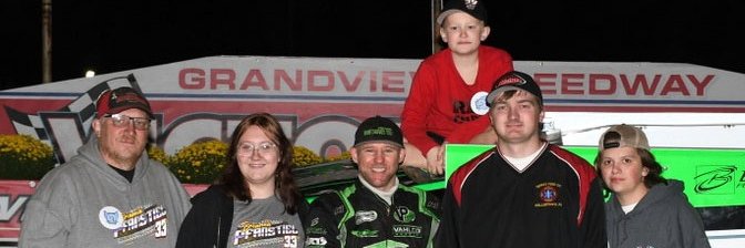 🏁Warren🏁 banner