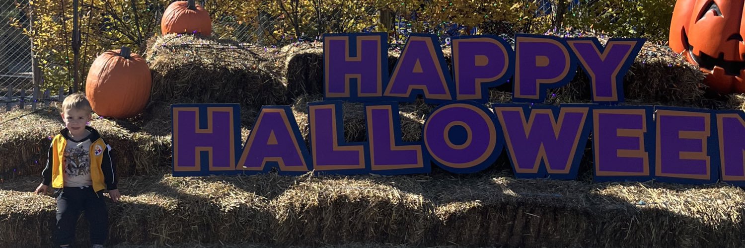 mrsaveragelytle's profile banner image