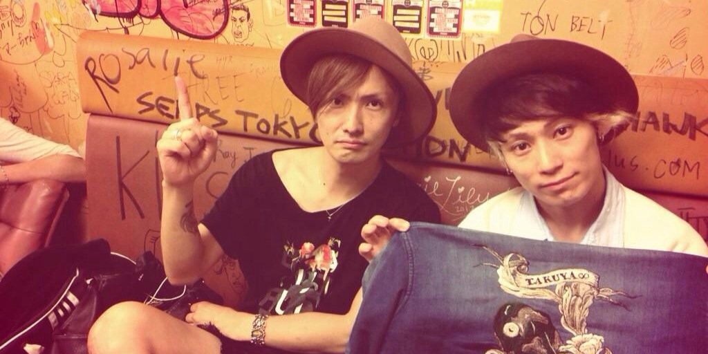 is_uver's profile banner image