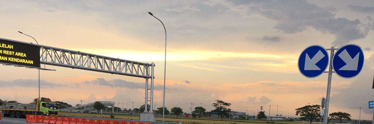 Indahndahin's profile banner image
