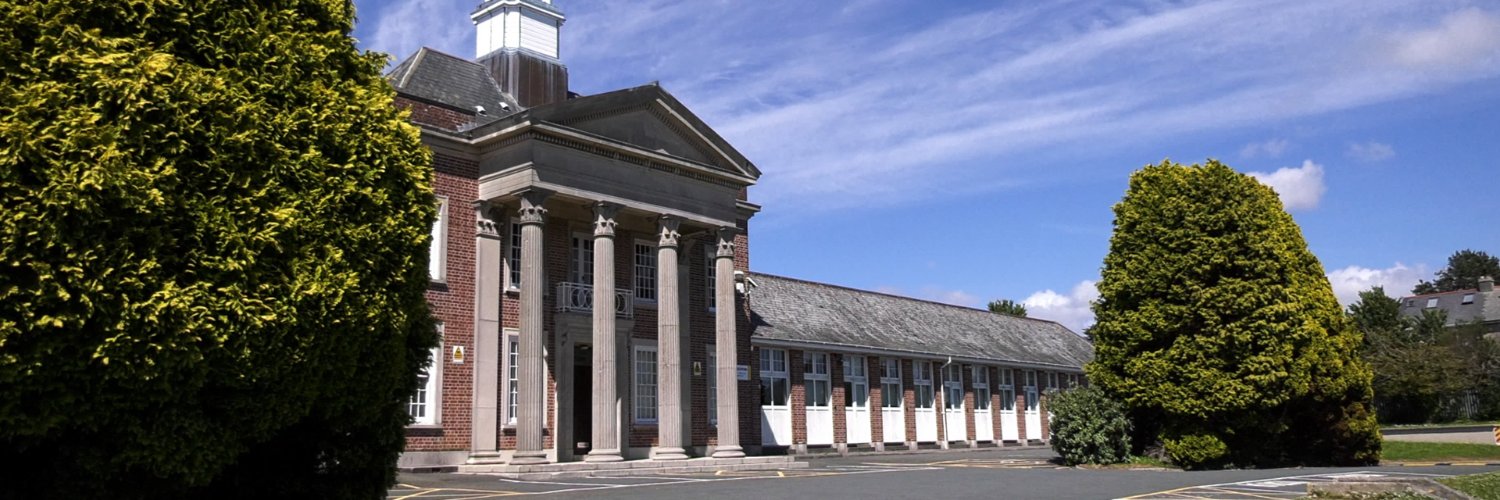 Hele's School banner