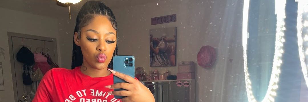 Strawberr113's profile banner image