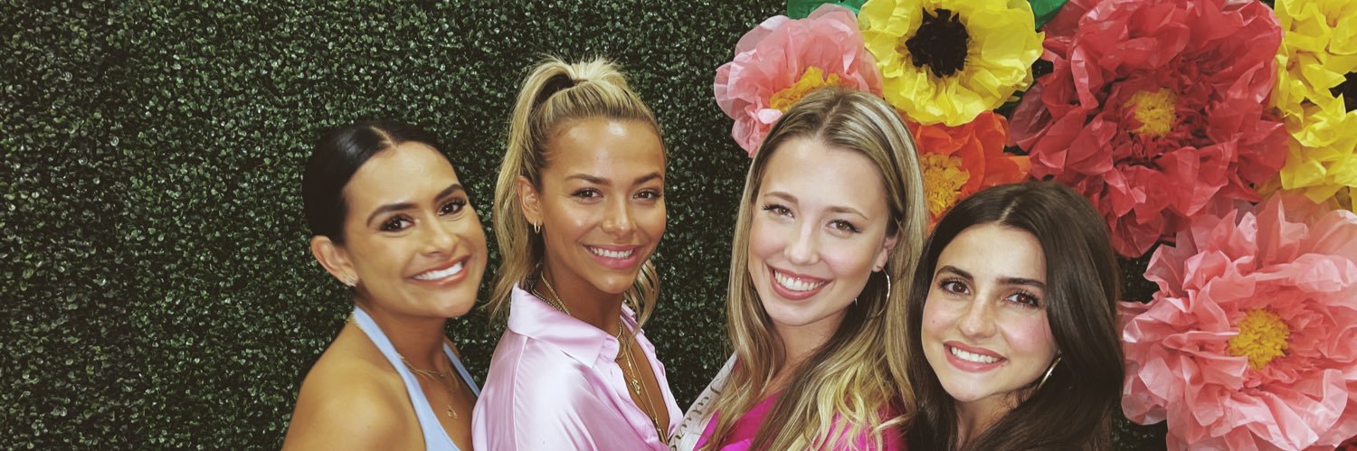 arielnavarretee's profile banner image