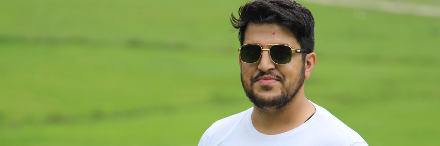 es_aarif's profile banner image