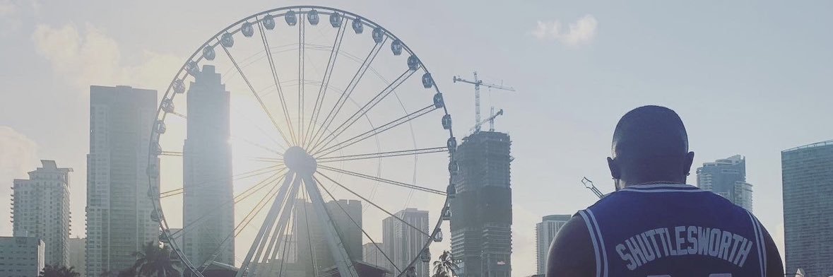 poohthomas's profile banner image