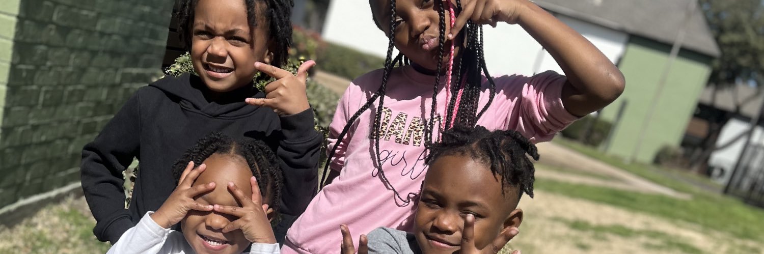 moneyymara's profile banner image