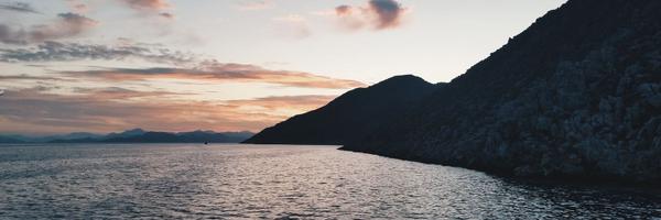Lon_Unattached Profile Banner