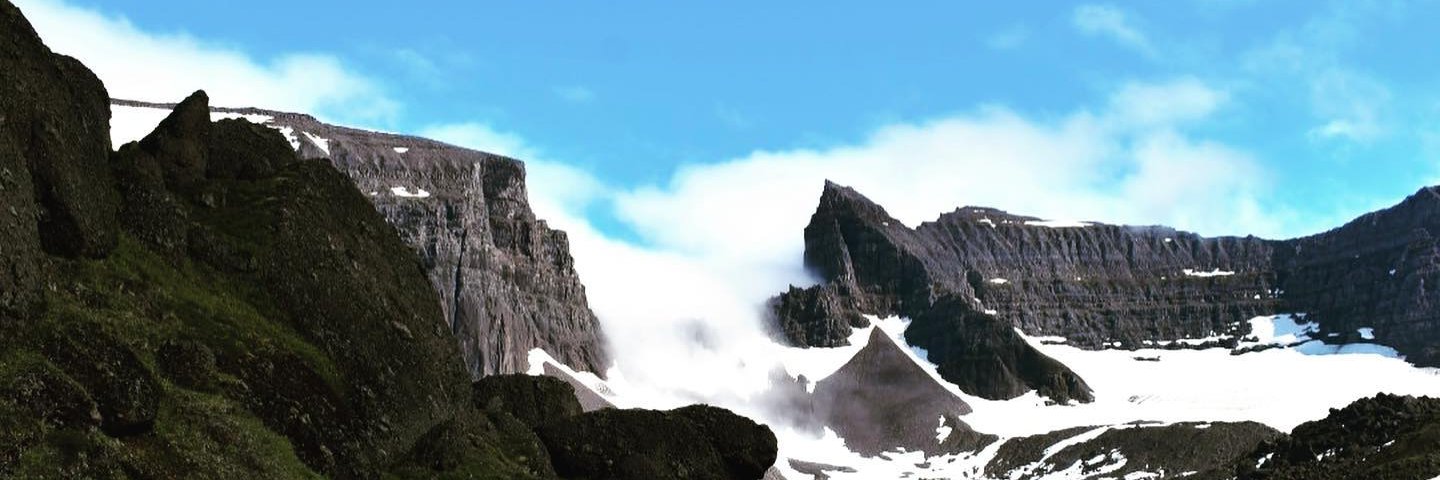 peturg12's profile banner image
