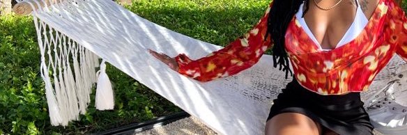 Lacey ᥫ᭡'s banner