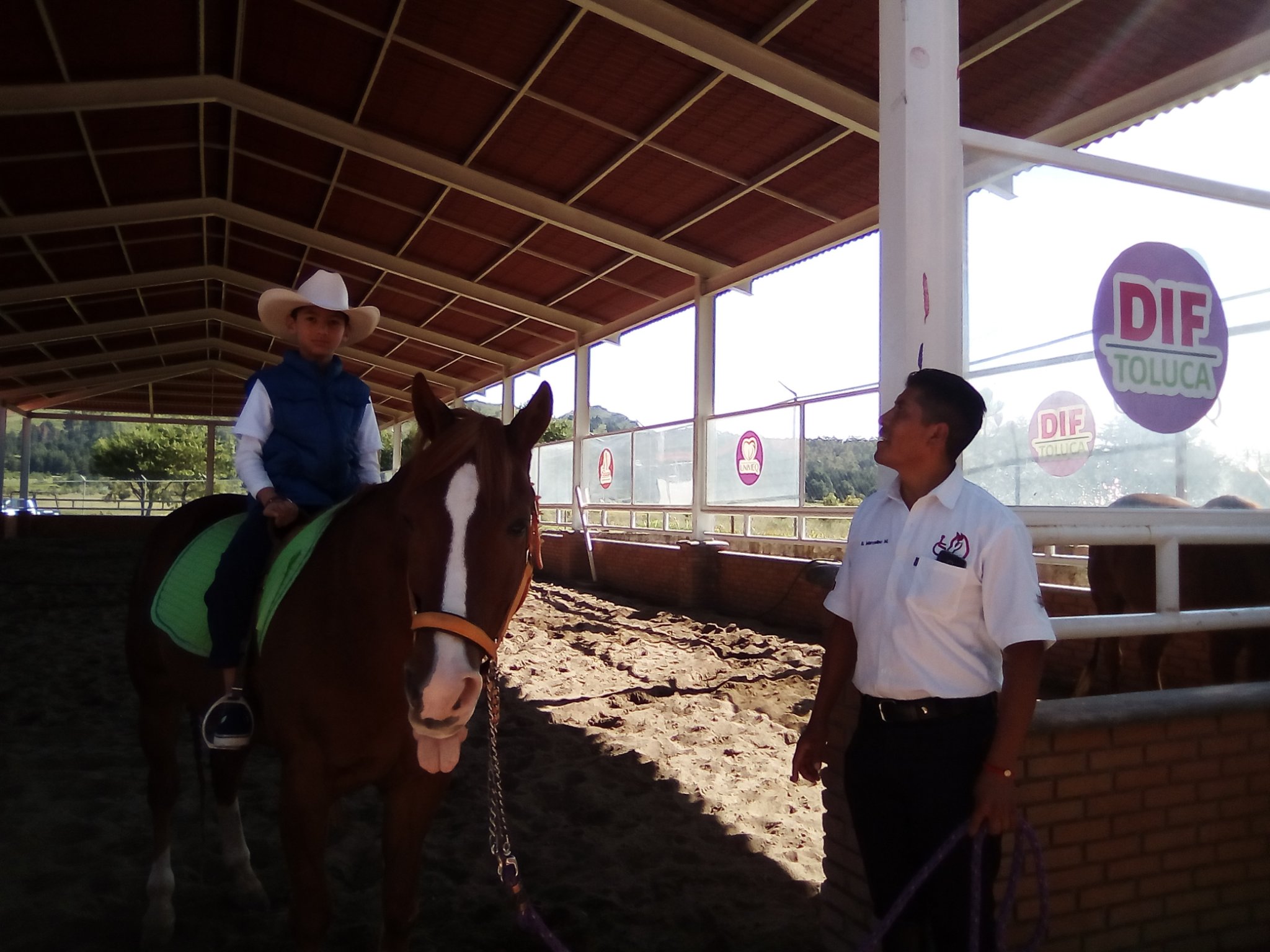antoonel's profile banner image