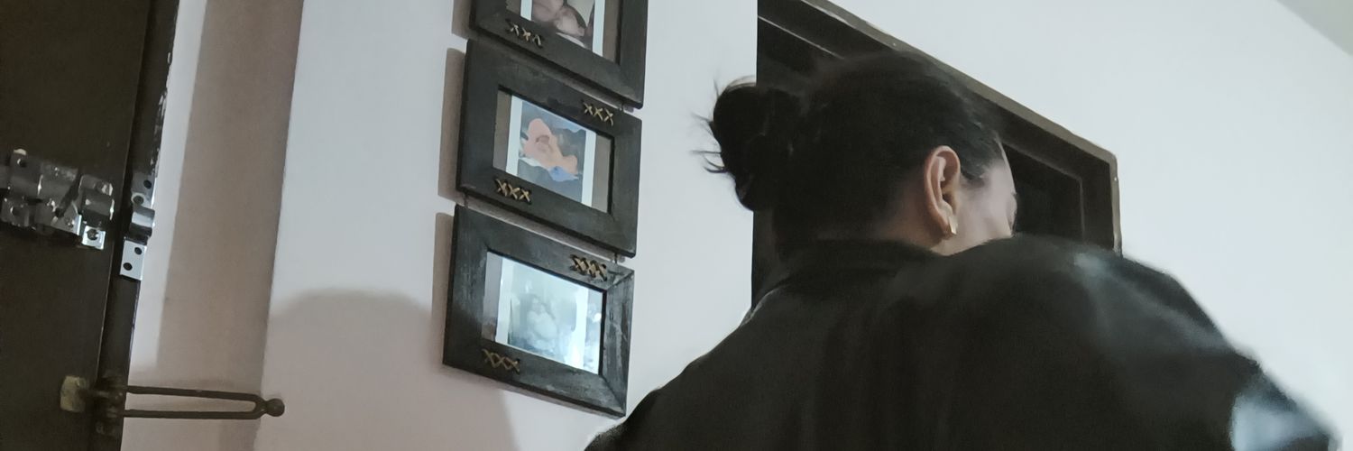 leilaborro's profile banner image