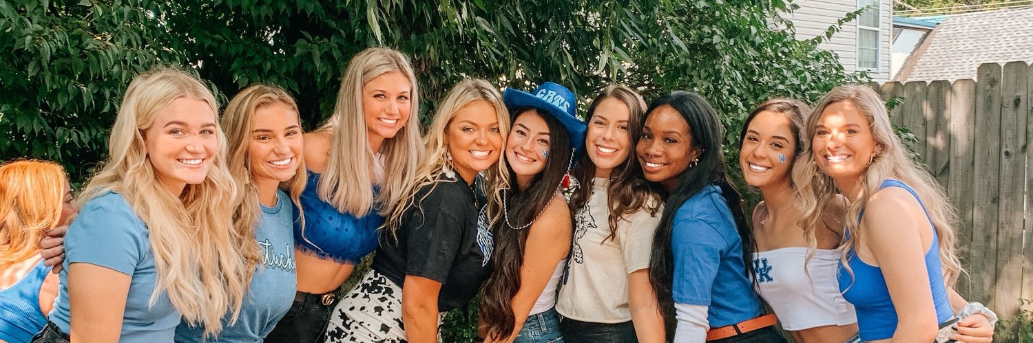 caroline_ross22's profile banner image