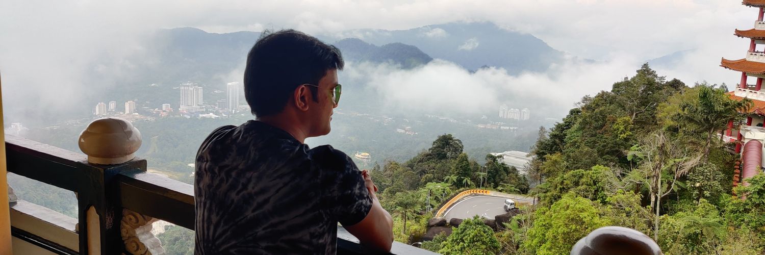 akshiiem's profile banner image