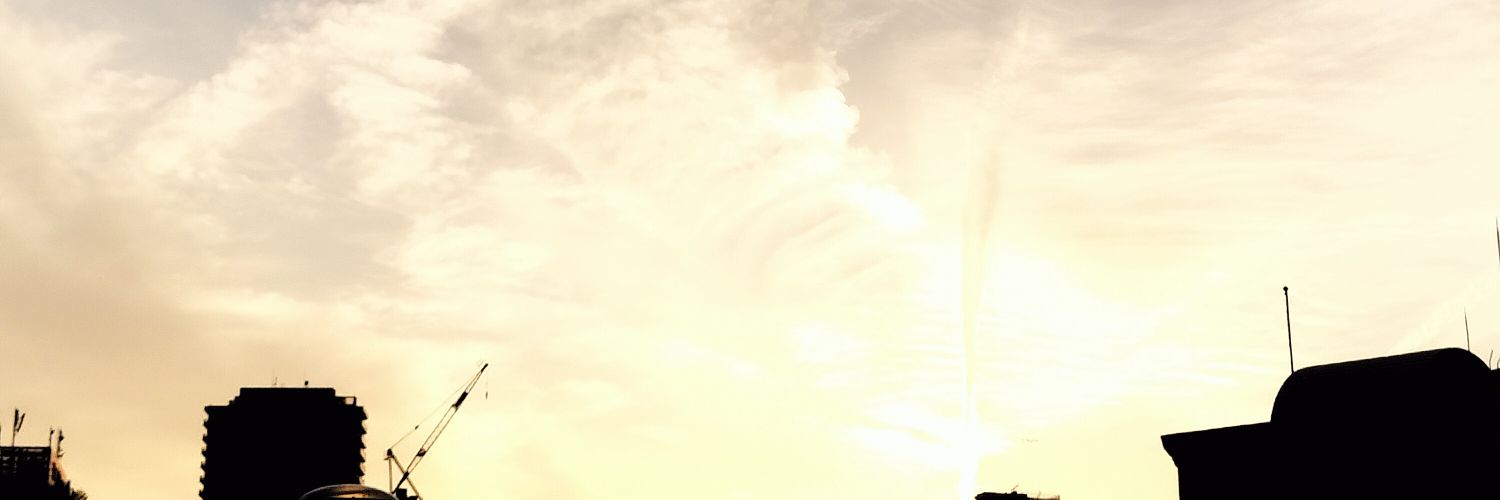 W_entertainer's profile banner image