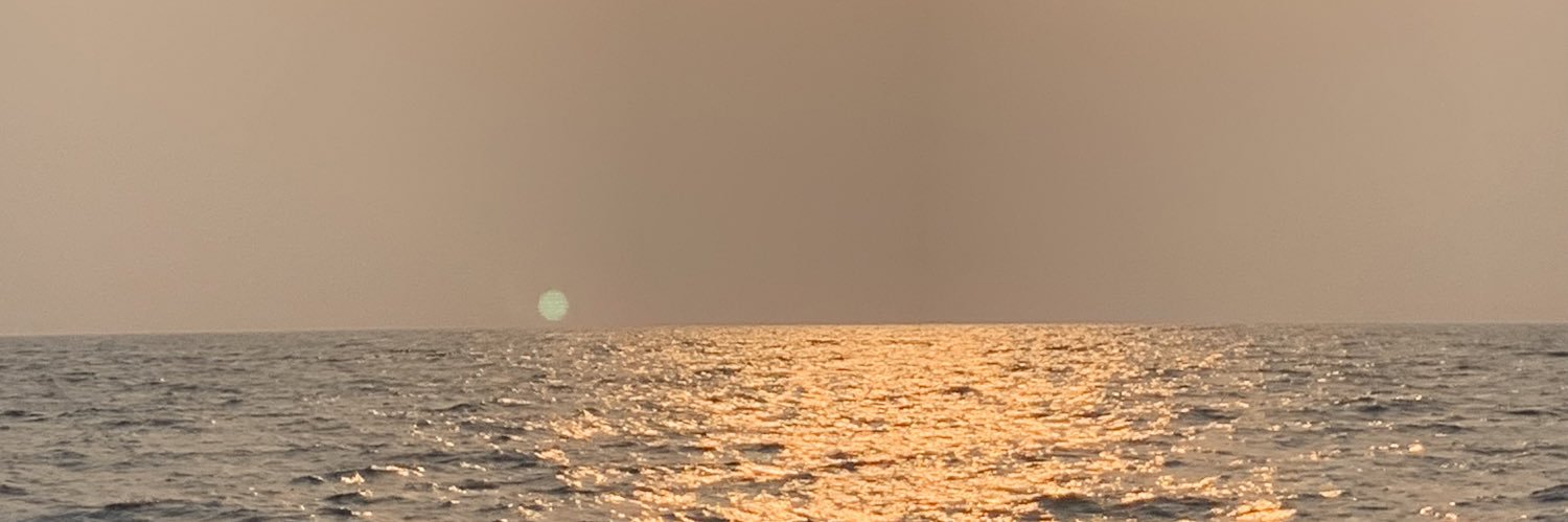 e_praya's profile banner image