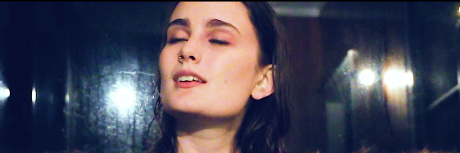 eastofqueen's profile banner image