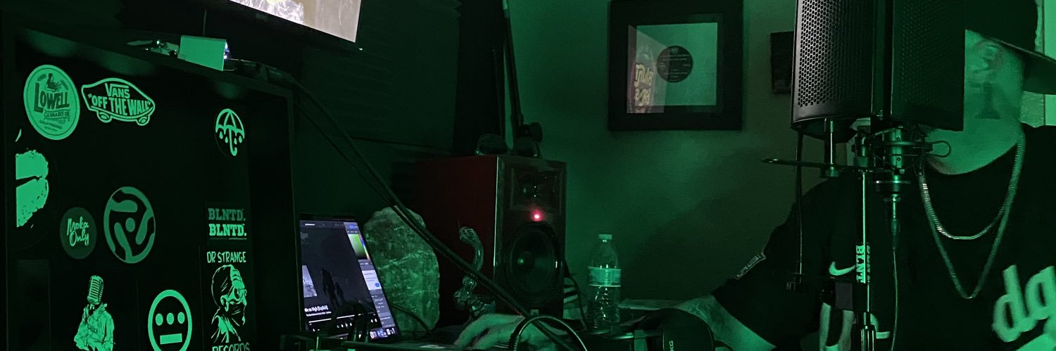 CES_ONE's profile banner image