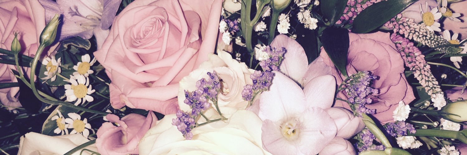 EllJPowellx's profile banner image