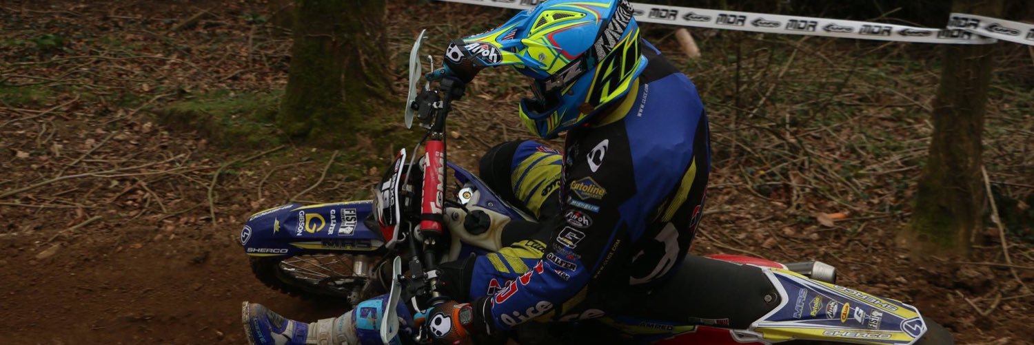 markmotoroberts's profile banner image