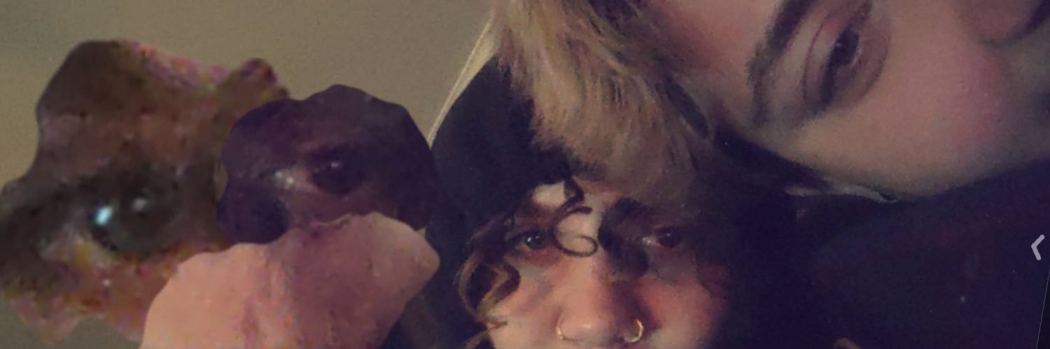 llsnknn's profile banner image