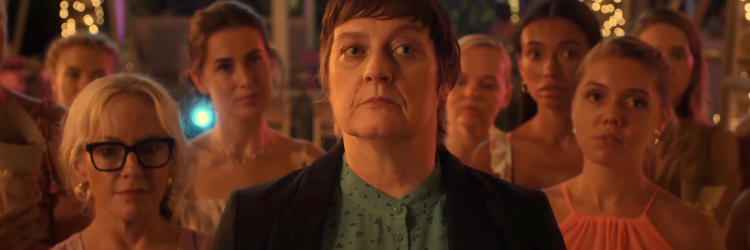 SueSwallow (she/her) 🎭🏳️‍🌈 banner