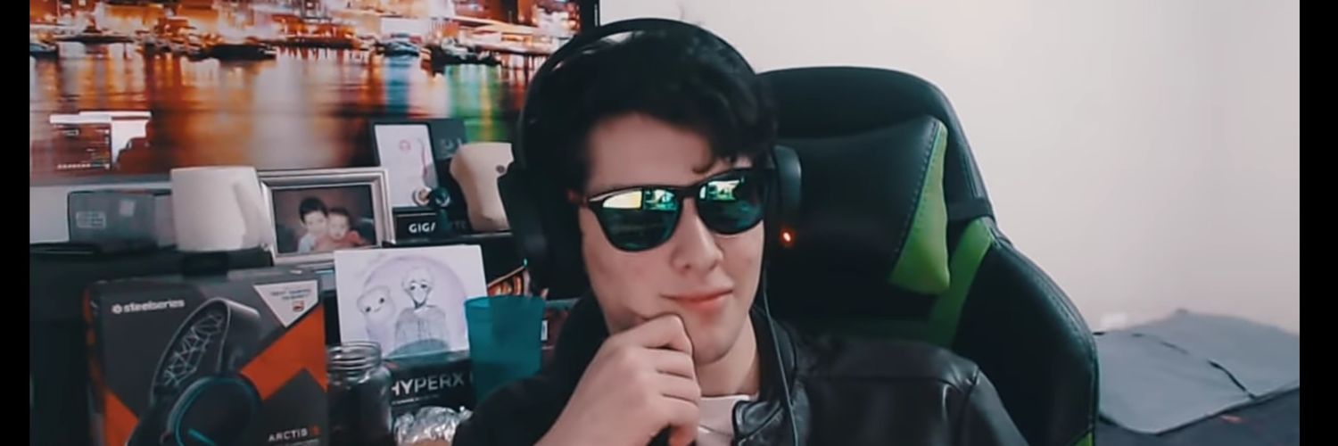 pollo1202's profile banner image