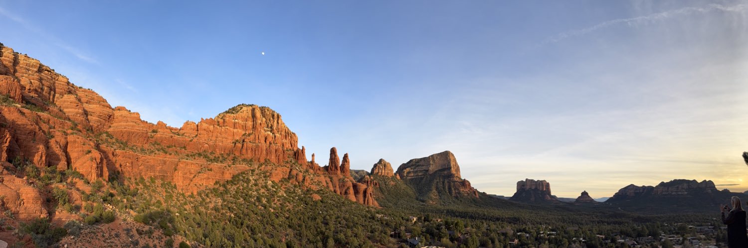 Víctor Mancera banner