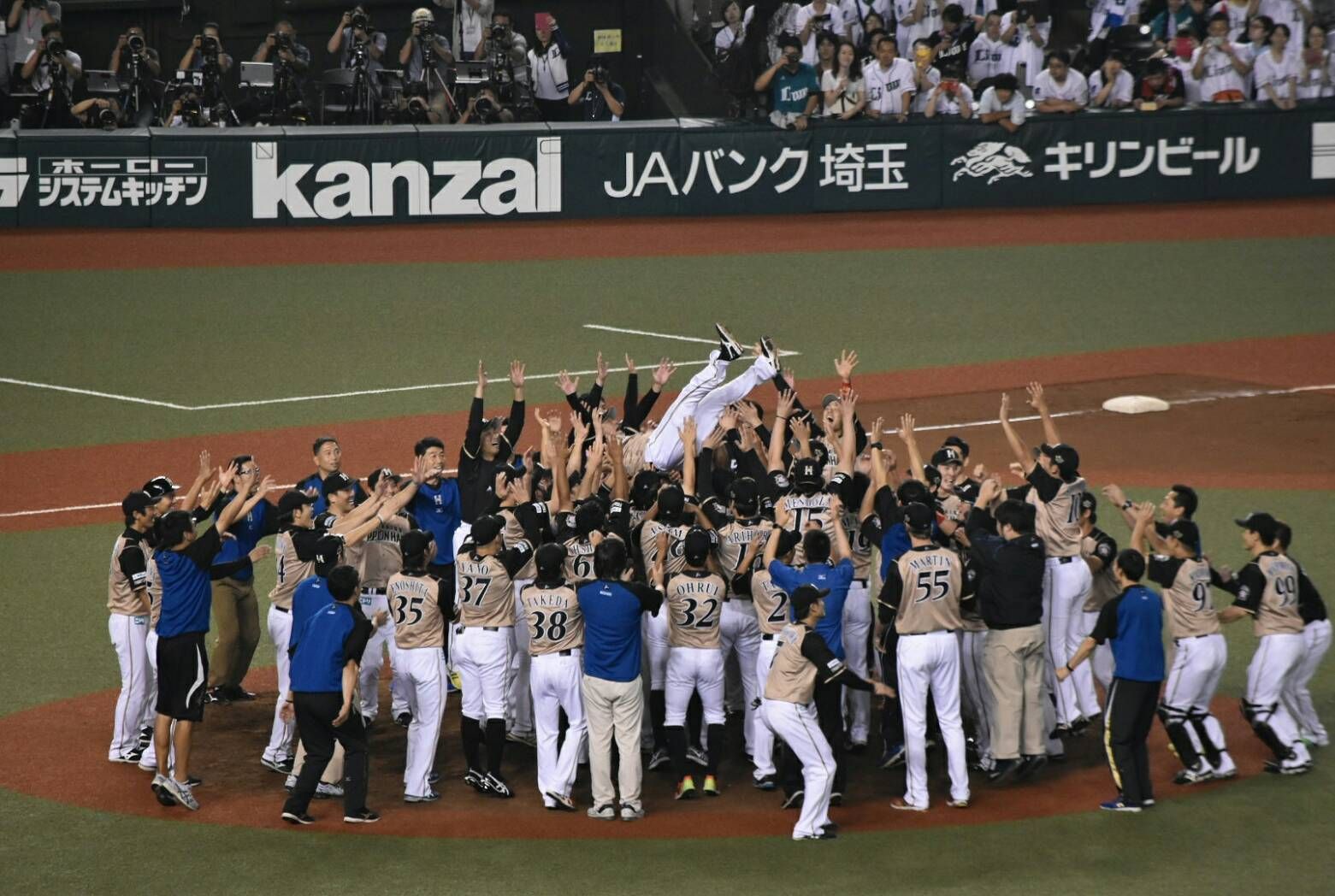 yo_on09's profile banner image