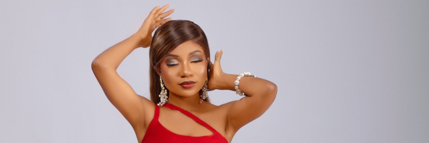 its_mobola's profile banner image