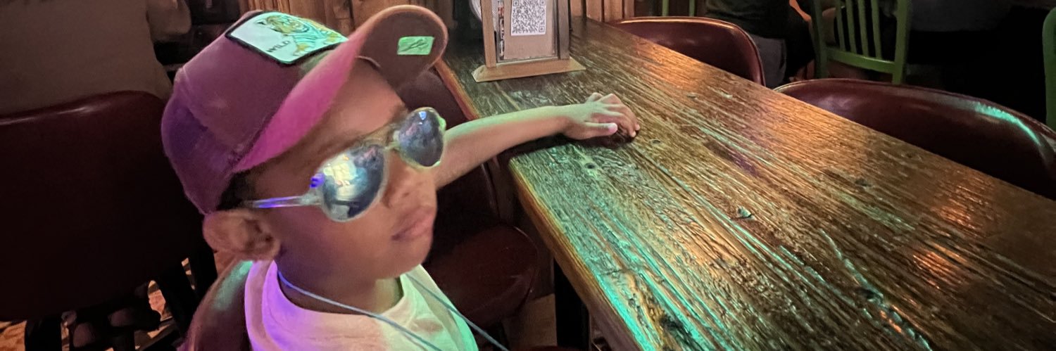 michaelaaraee's profile banner image