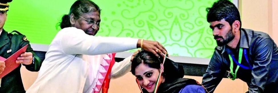 InshahBashir's profile banner image